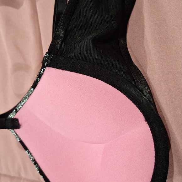 Pink Vicortia Secret Bra 32B - Picture 7 of 12